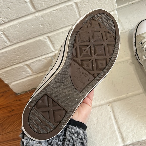 Converse Cream Low-Top Sneakers - Picture 7 of 7